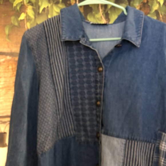 🐋Chambray Patchwork Button Up Pattern Top - Picture 5 of 9